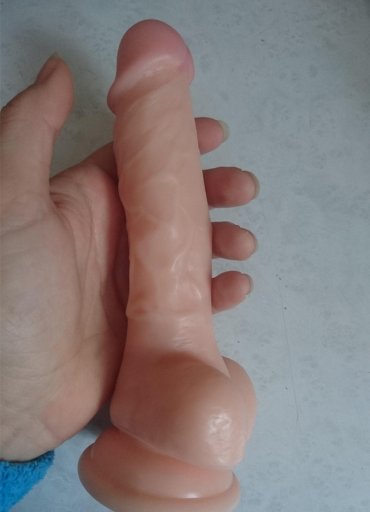 Damarlı 22 Cm Testisli Vantuzlu Dildo