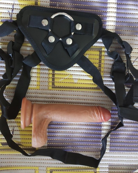 Extra Yumuşak Belden Bağlamalı Sıcak Dildo