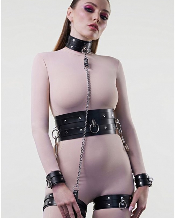 Sert ve Özel Deri Fantazi Takım